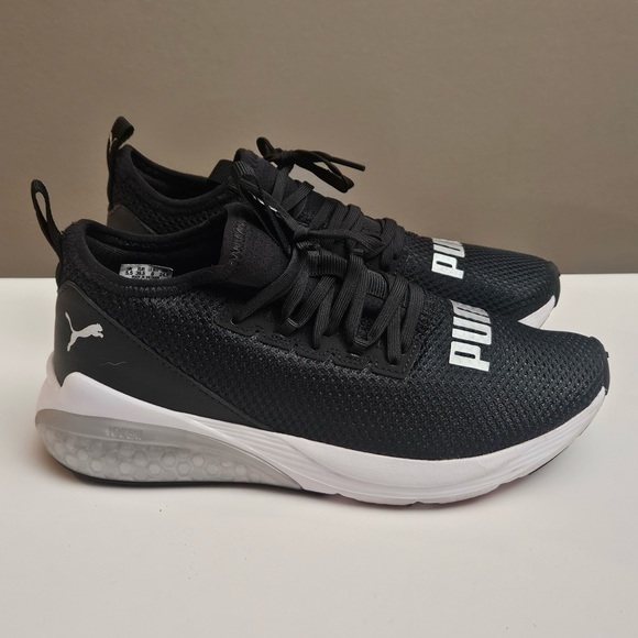 Puma Shoes - EUC Puma Sneakers, Black, Size 8
